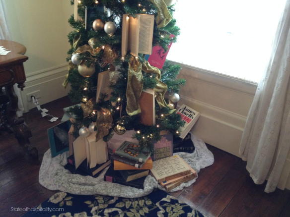 mansion book tree detail pic