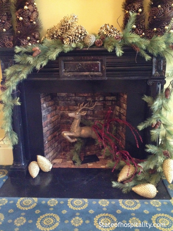 mansion front room detail pic
