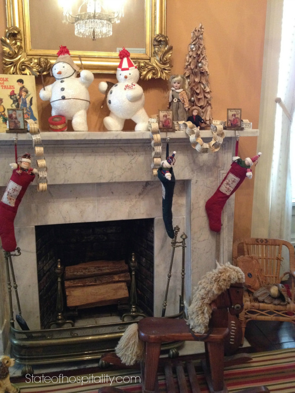mansion kids room fireplace pic